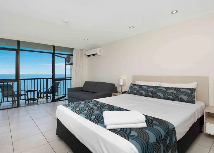 Studio 811 - Picturesque Beachfront Views