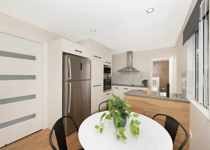 Cosy 2 Bedroom Home