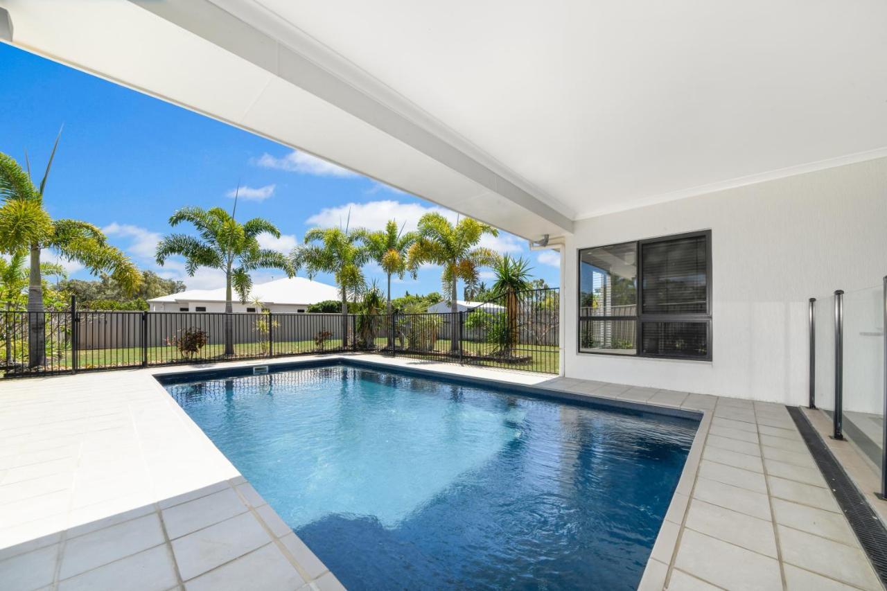 Holiday home Edge Water 2 Minutes From The With A Pool! *