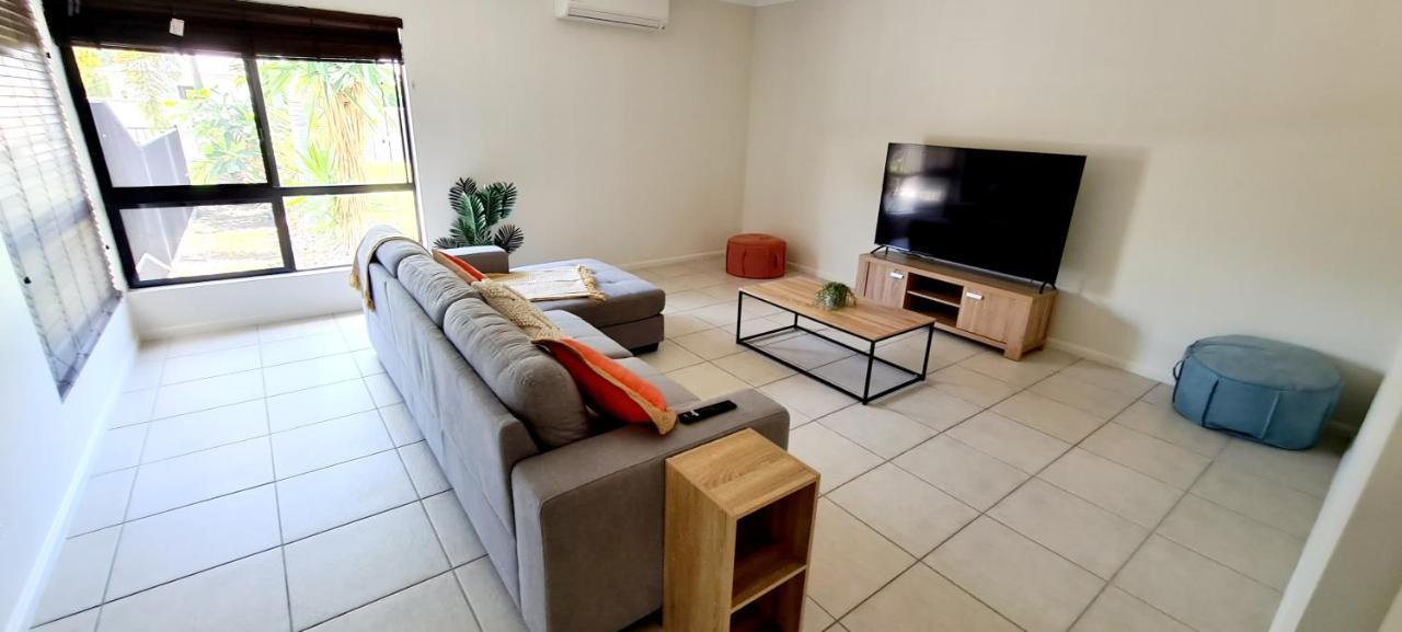 Holiday home Edge Water 2 Minutes From The With A Pool! Townsville