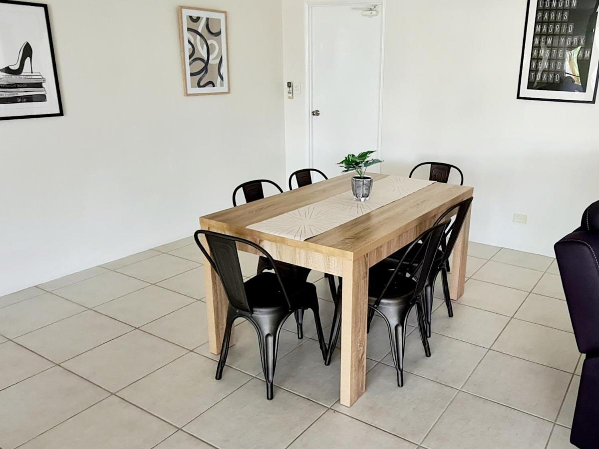 Edge Water 2 Minutes From The With A Pool!