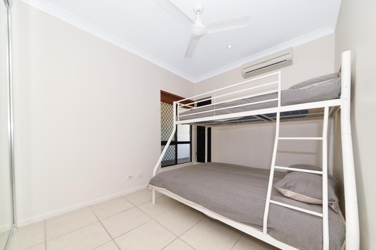 Edge Water 2 Minutes From The With A Pool! Holiday home