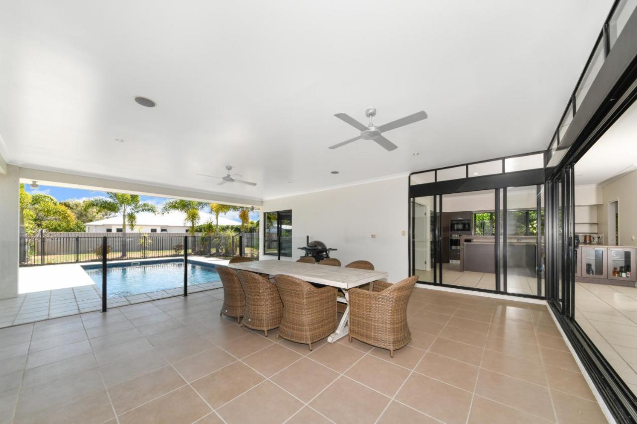 Holiday home Edge Water 2 Minutes From The With A Pool! Townsville
