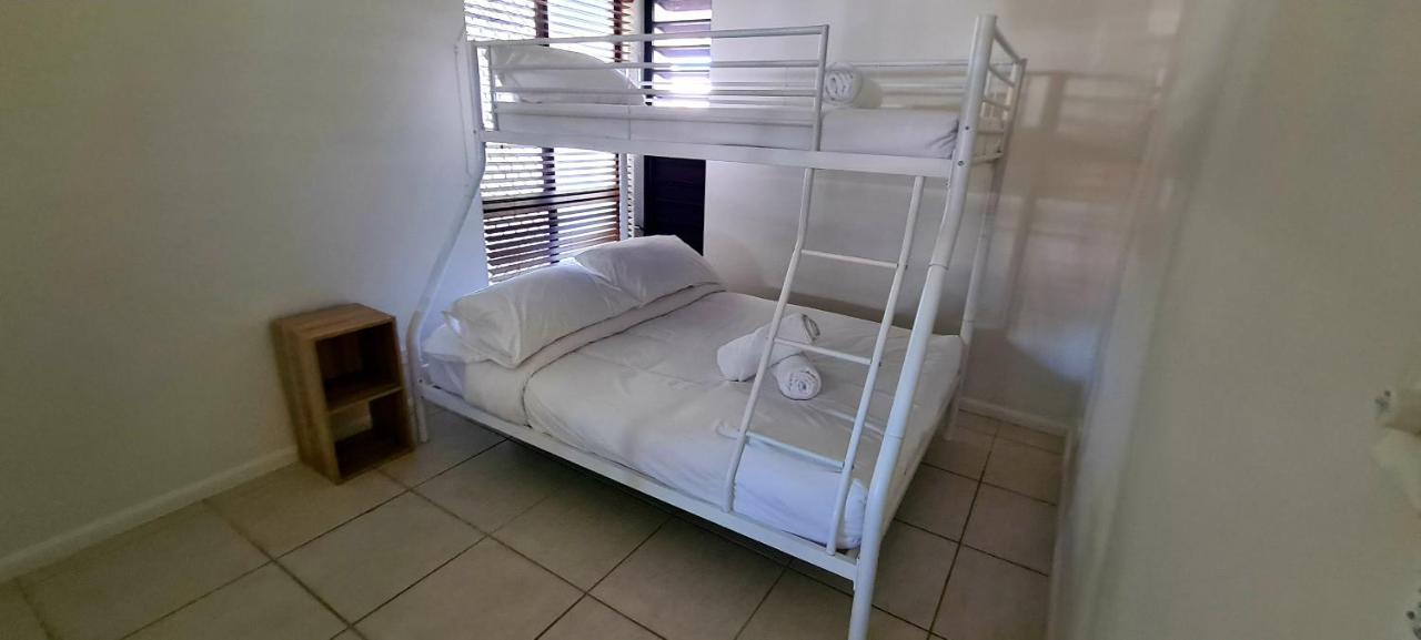 Holiday home Edge Water 2 Minutes From The With A Pool!
