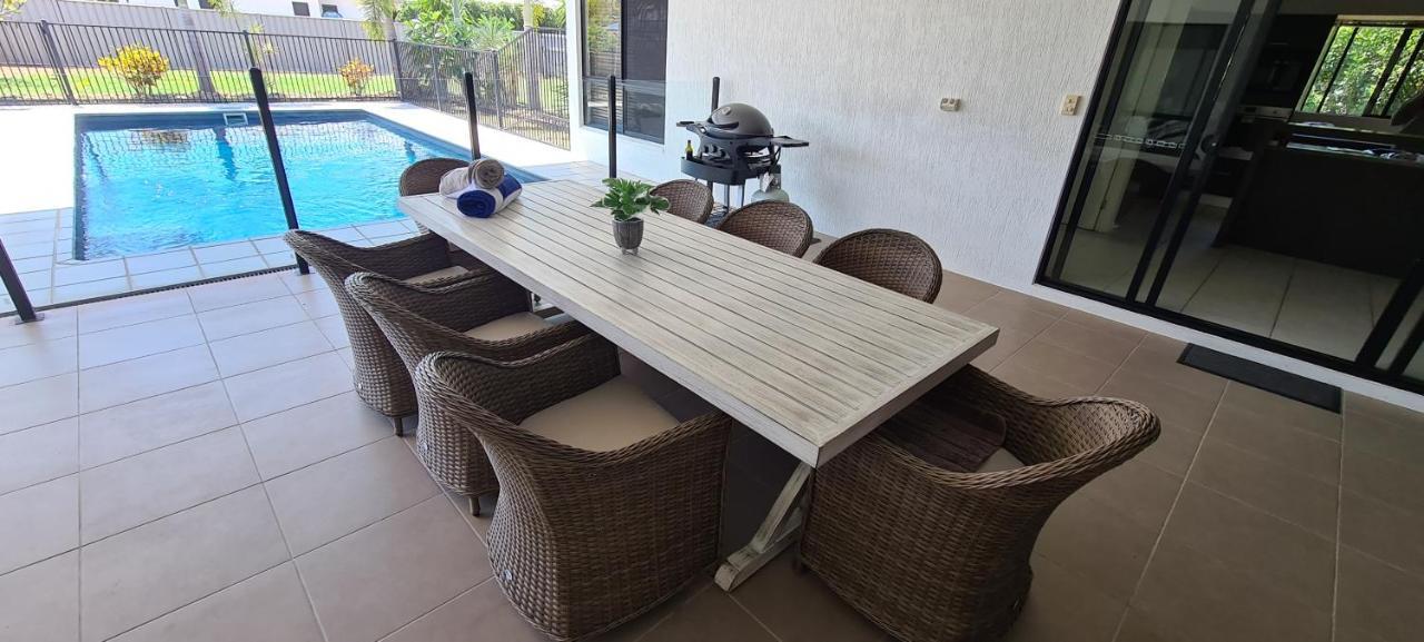 Edge Water 2 Minutes From The With A Pool! *