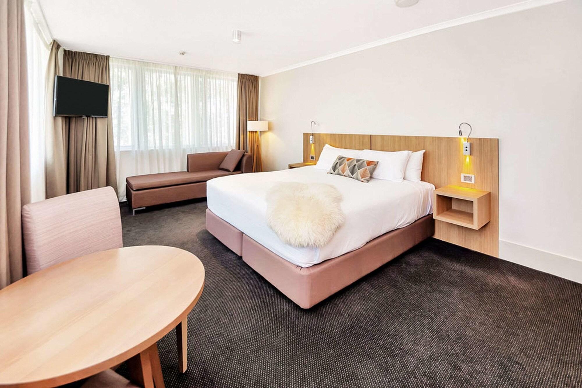 Clarion Motel 4*