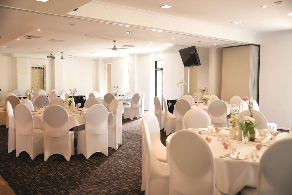 Aparthotel Oaks Metropole 4*