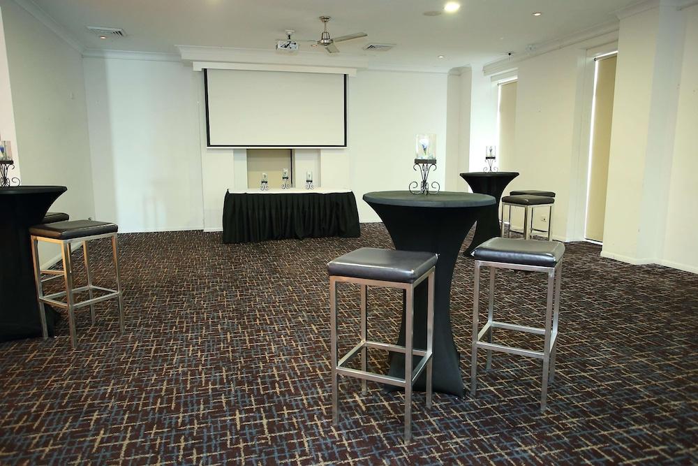 Oaks Metropole Townsville