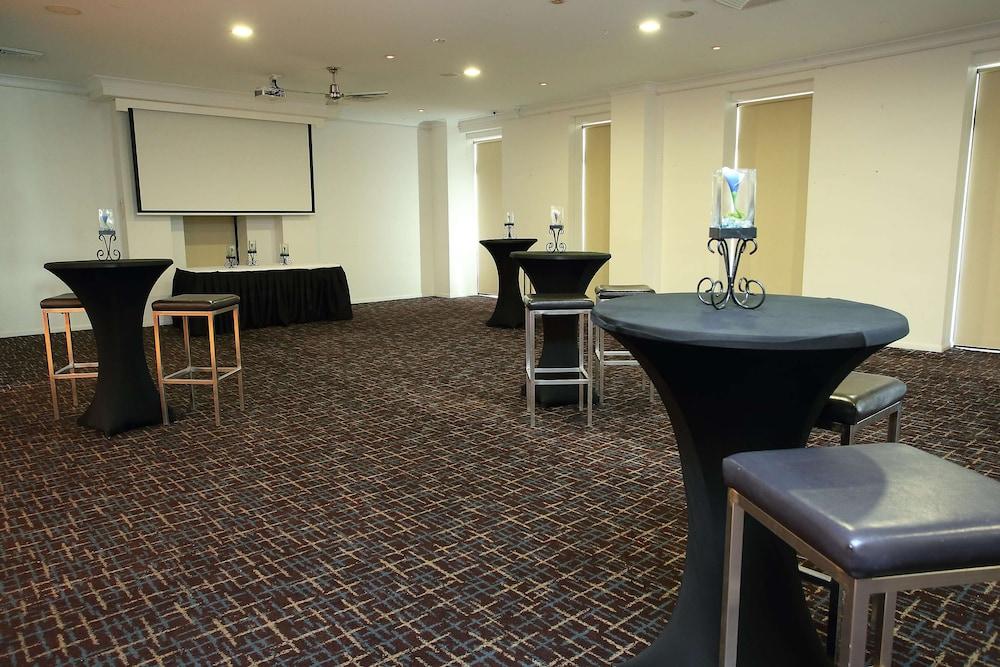 Oaks Metropole Townsville