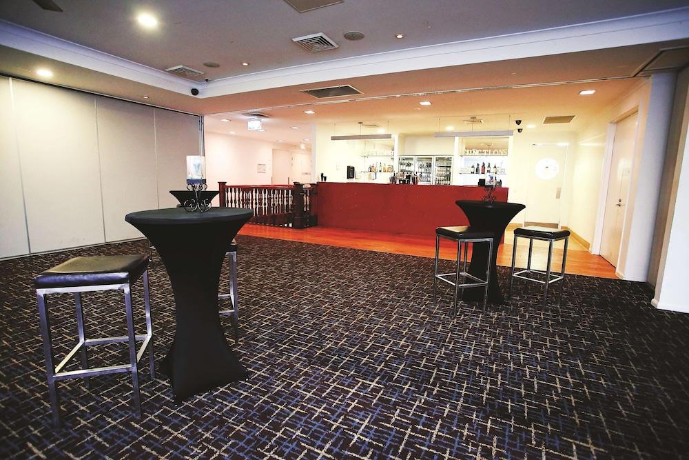Aparthotel Oaks Metropole 4*