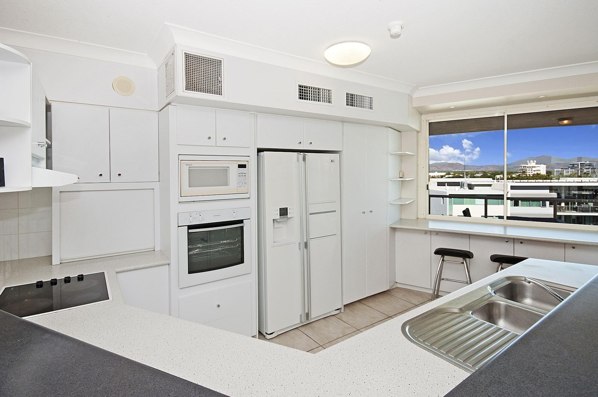 Mariners North Aparthotel 4*