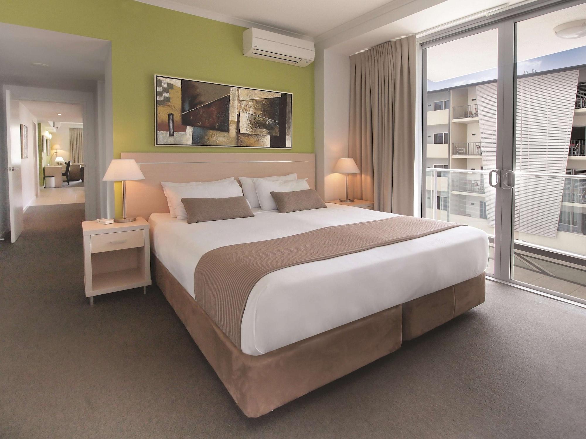 Oaks Gateway Aparthotel 4*