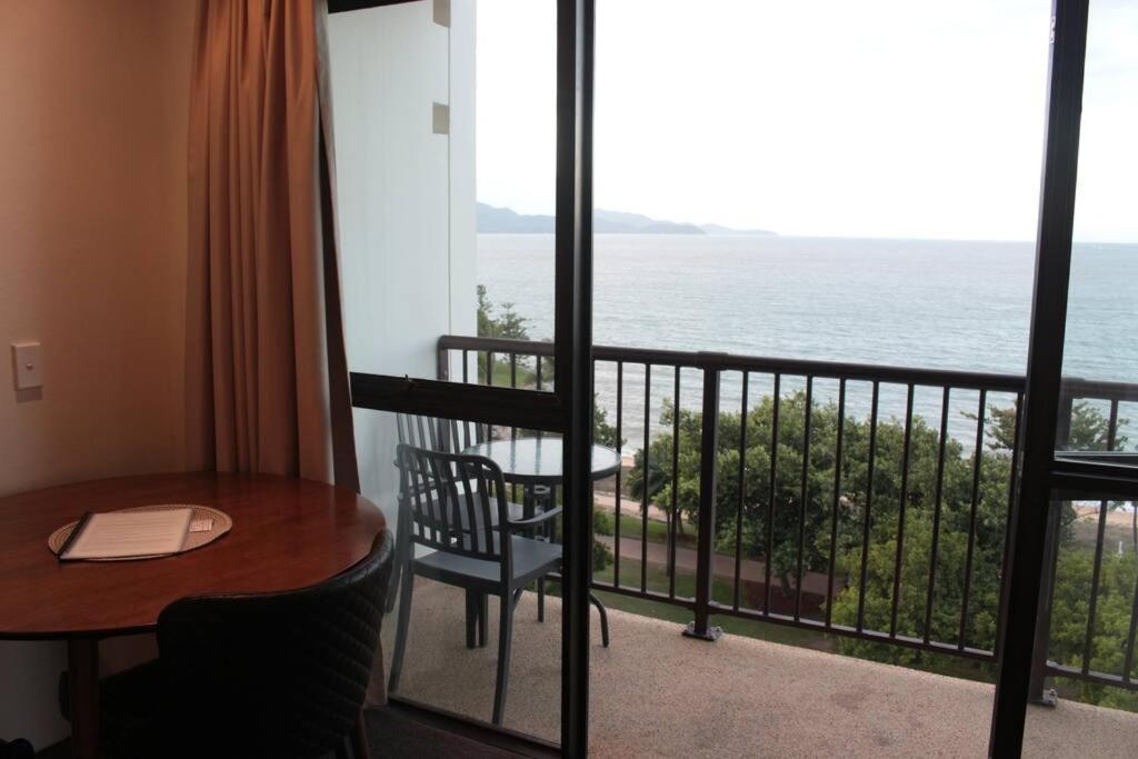 Beautiful Beachfront On The At Aquarius * Townsville