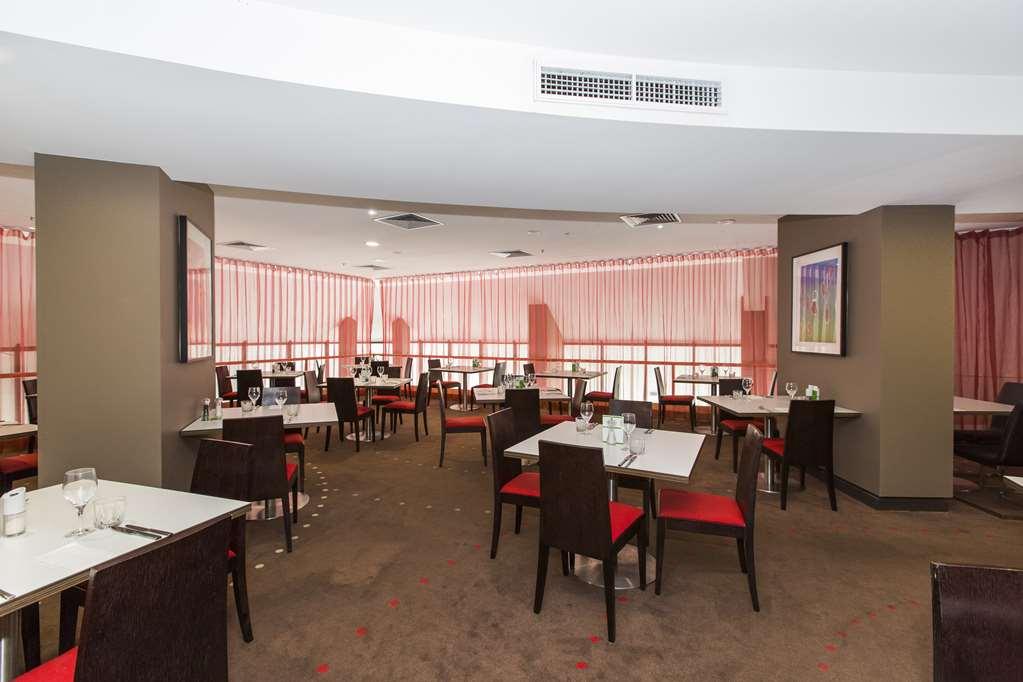 Grand Chancellor Hotel 4*