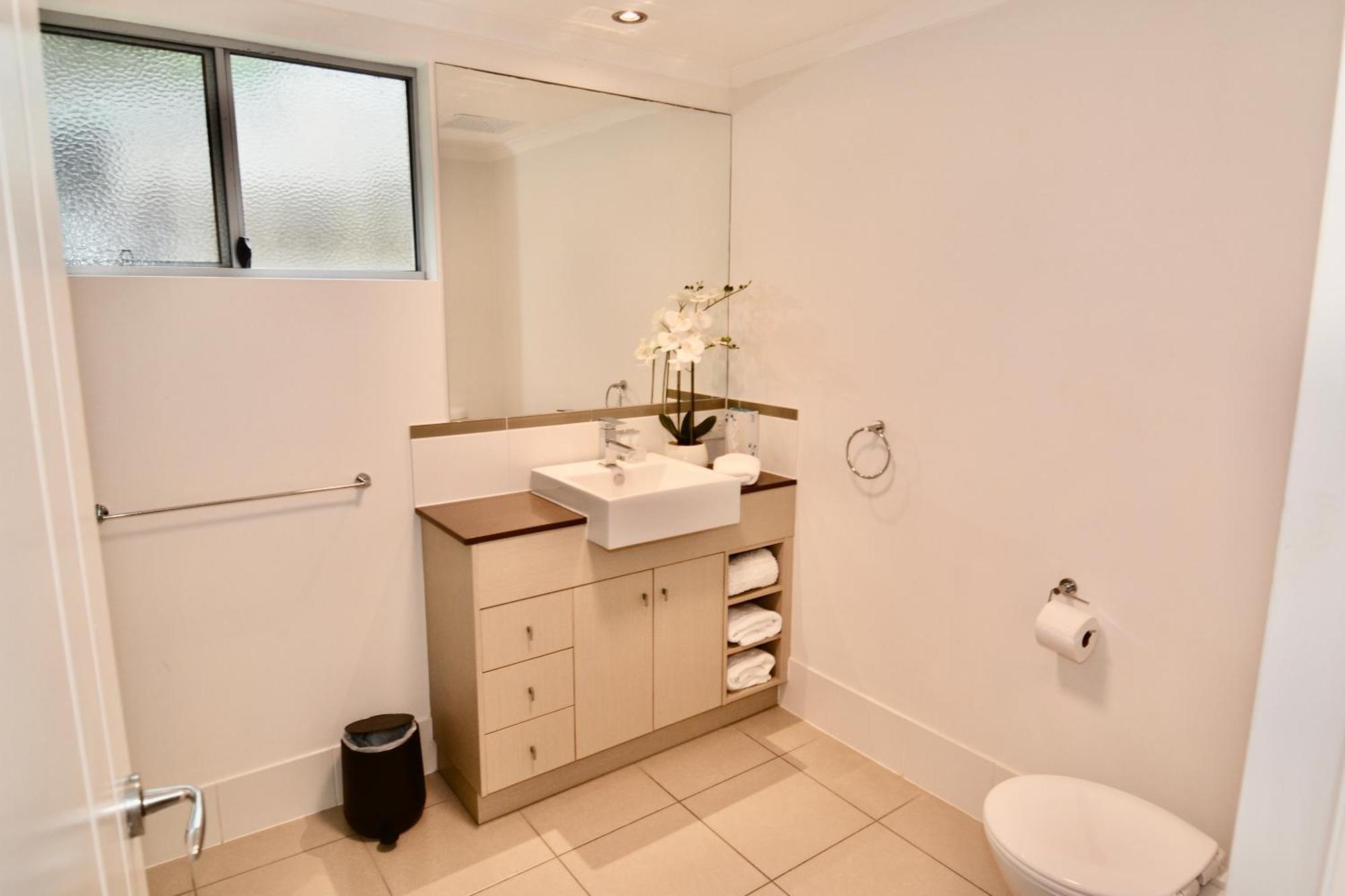 Tropical Luxe Apartment Townsville