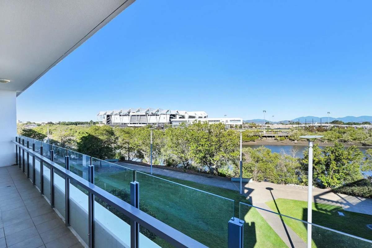 Luxury At Islington Apartment