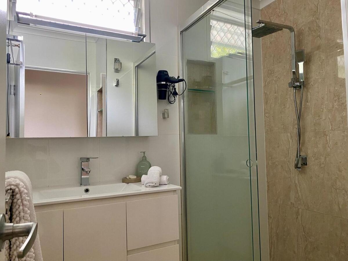 Holiday home Tranquil Retreat Meets Convenience In Railway Estate *