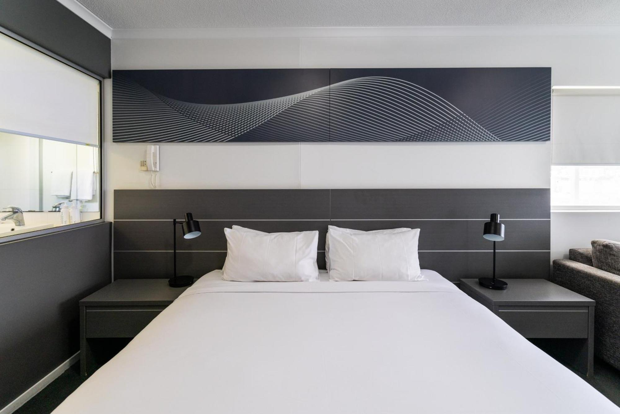 Oaks Metropole 4*