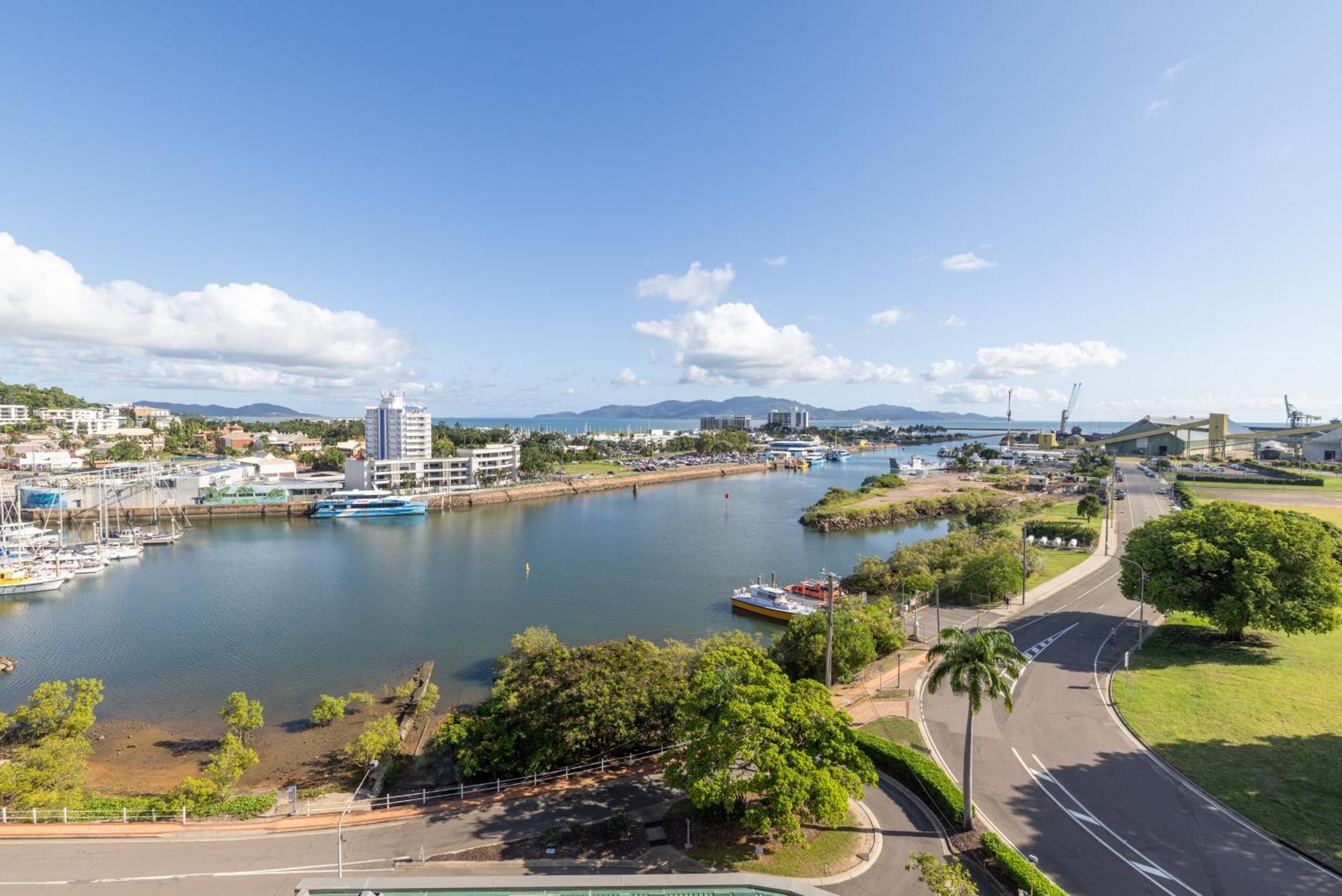 Oaks Metropole 4* Townsville