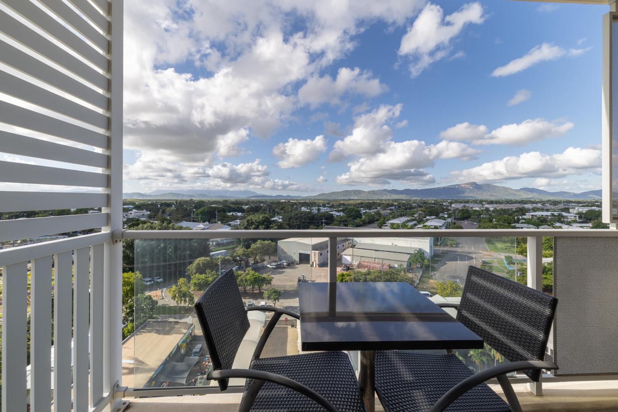 Aparthotel Oaks Metropole 4*