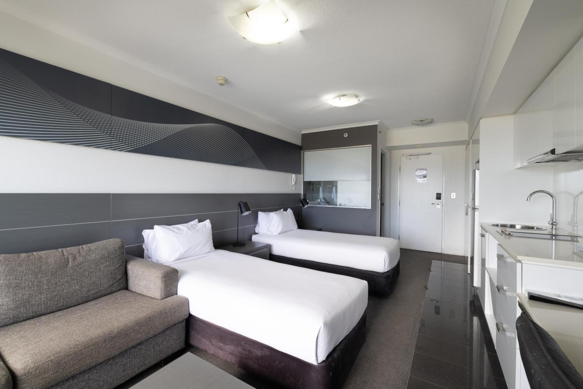 Aparthotel Oaks Metropole 4*