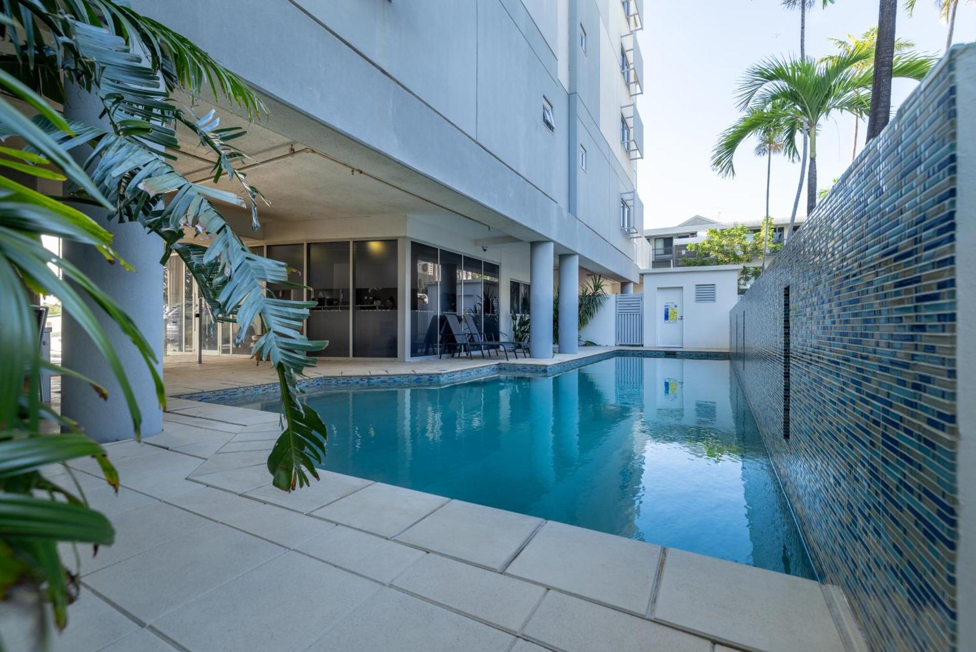 Oaks Metropole Aparthotel 4*