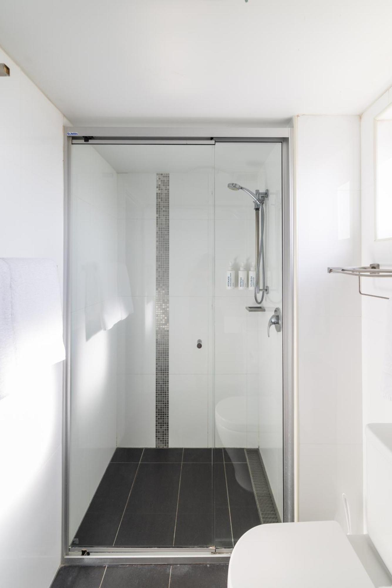 Oaks Metropole Aparthotel 4*