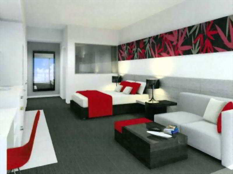 Oaks Metropole