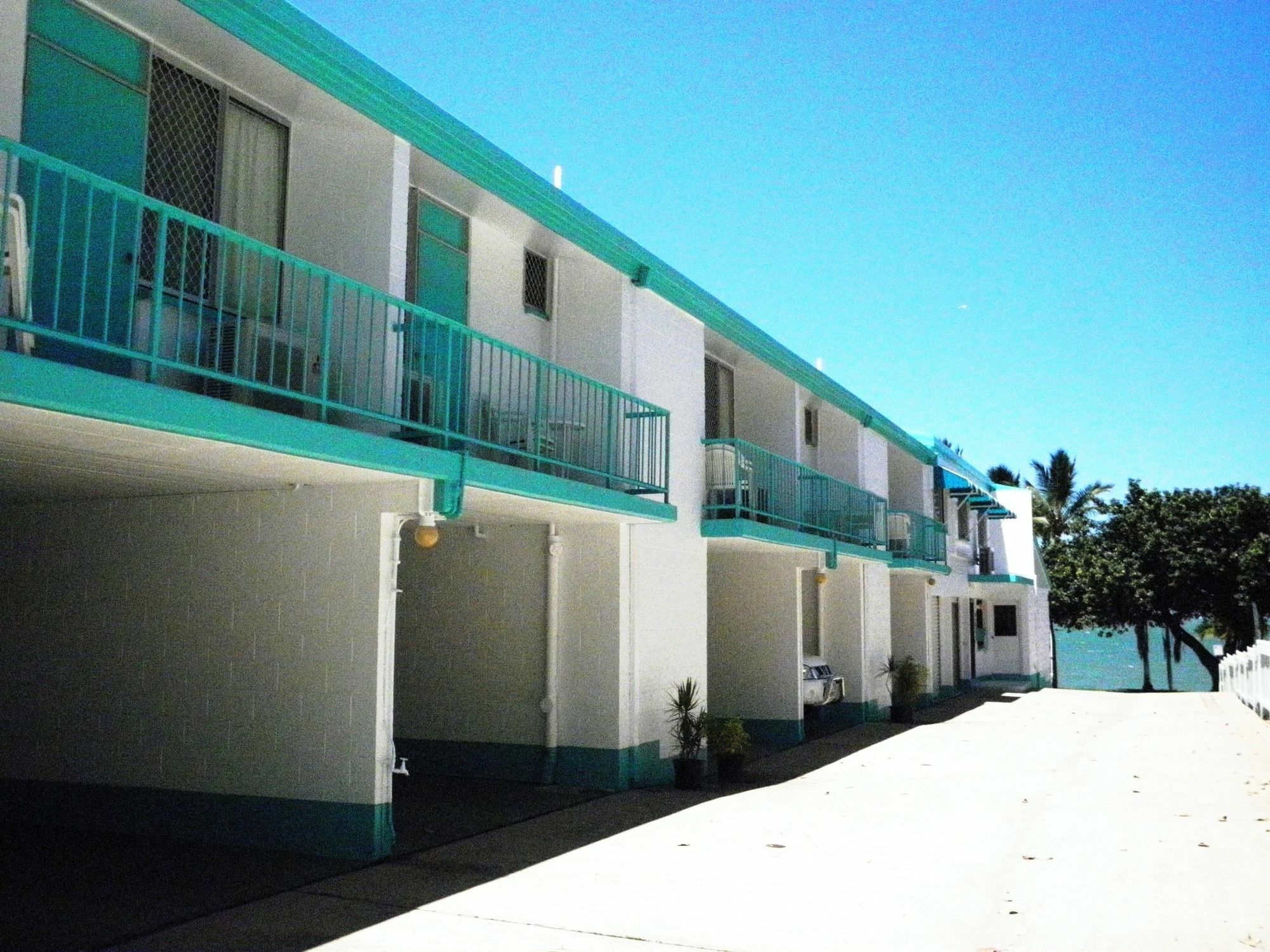 Seaside 3* Townsville
