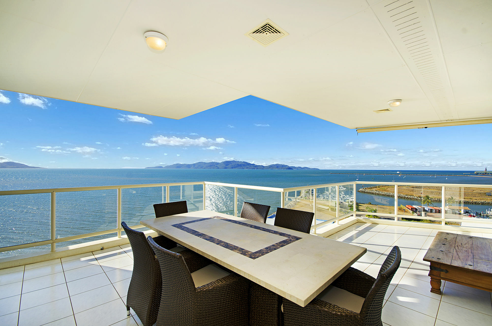 Mariners North Aparthotel 4*