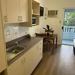 Studio Apartment Walk To The Strand Cbd Stadium