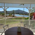 Lakeside Central Apartment