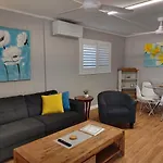 Cute Cottage - 2 Bedrooms - City & Strand Beach Location