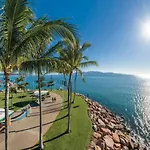 Stunning 2Br Beachfront Retreat