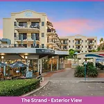 The Strand U28