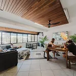 Seaside Lodge Hostel Townsville- Right Next To Coles, 2 Mins Walk To Strand & Cbd- Passport Required