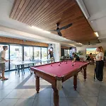 Seaside Lodge Hostel Townsville- Right Next To Coles, 2 Mins Walk To Strand & Cbd- Passport Required