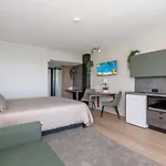 Studio 503 - Prime Spot With Ocean Views