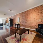Flinders 2 Bed Unit Apartment Strand!