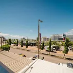Flinders 2 Bed Unit Apartment Strand!