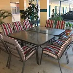 Cedar Lodge Motel