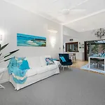 Gorgeous Home 3 Mins To Strand