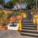 Gorgeous Home 3 Mins To Strand