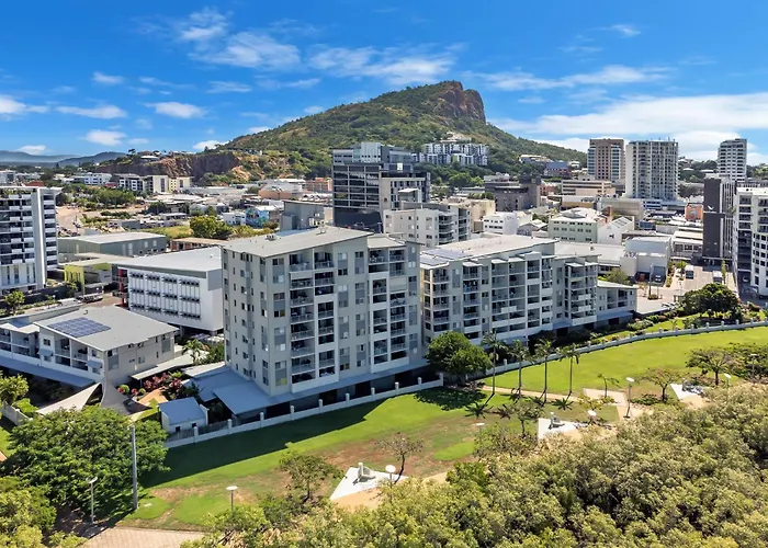 City Stadium Apartment On The Riverfront 38