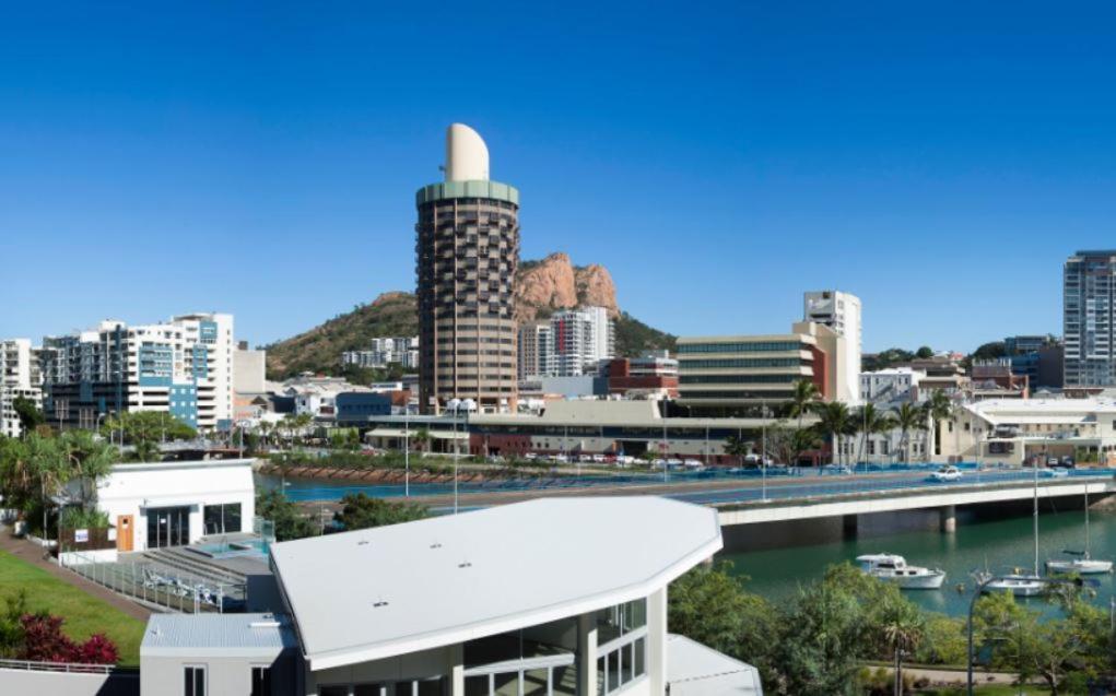 Aparthotel Grand And Townsville