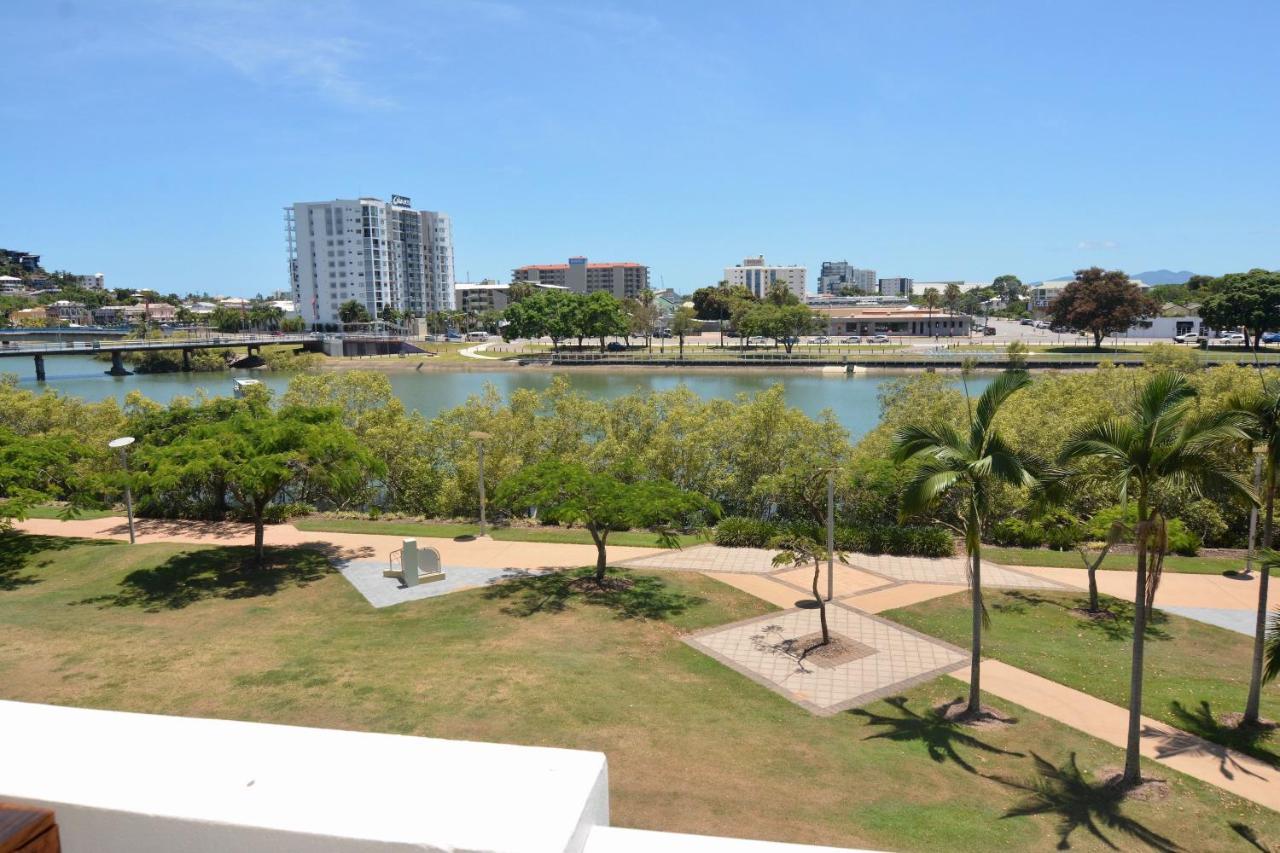 Apartment City Stadium One Bedroom Luxe Townsville