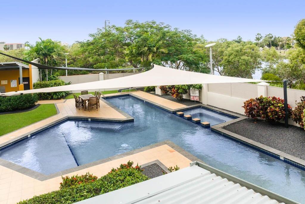 City Stadium One Bedroom Luxe Apartment *