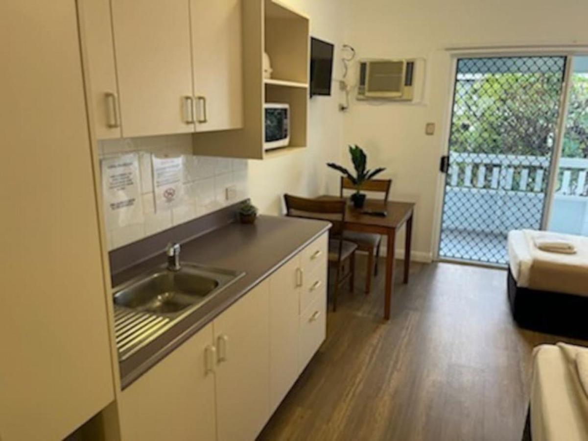 Studio Walk To The Cbd Stadium Apartment *