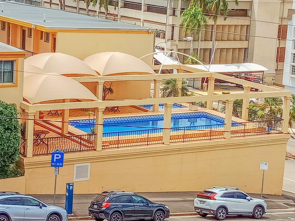 The Robert Towns Hotel Townsville