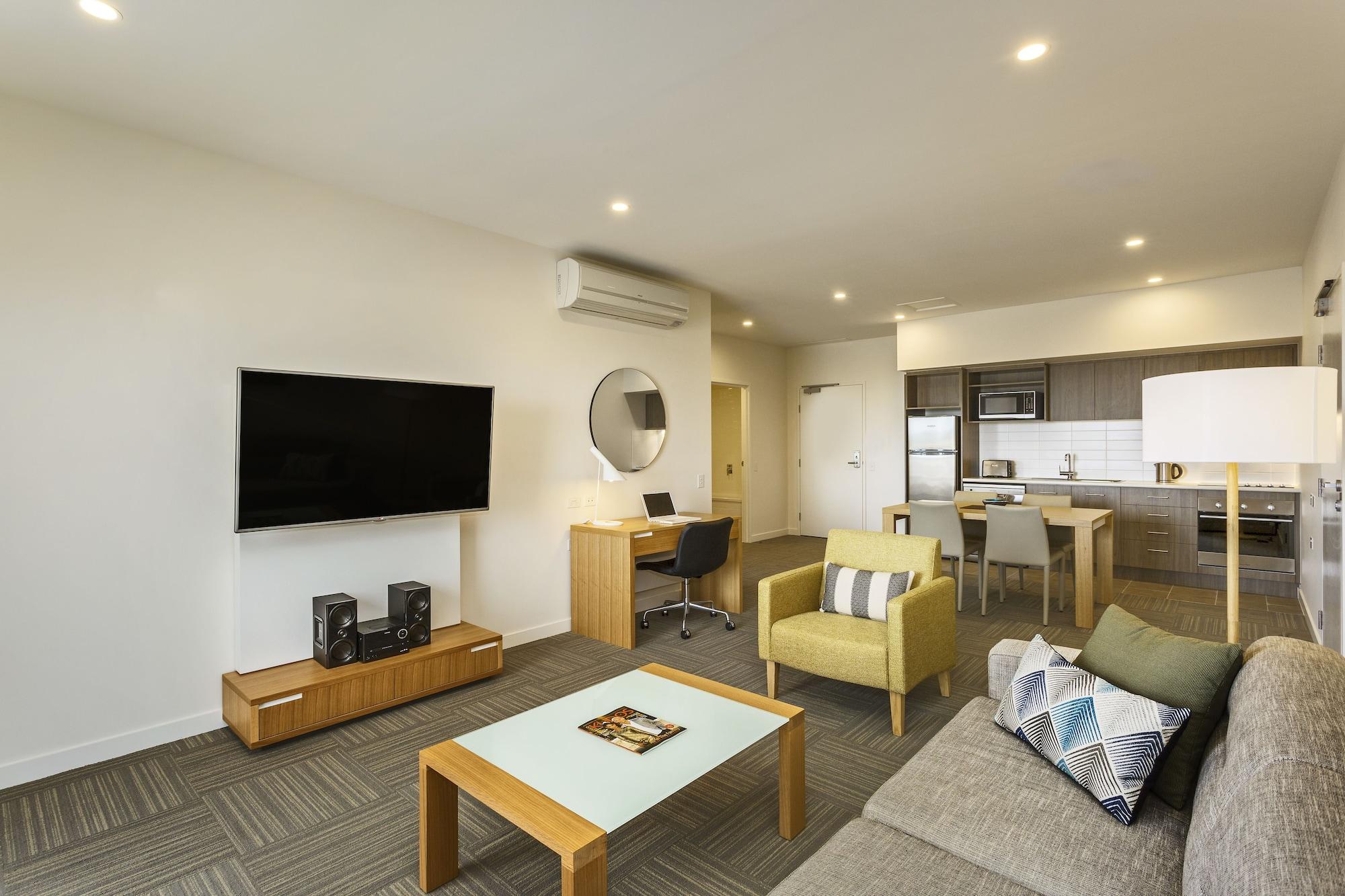 Quest On Eyre Aparthotel 4*